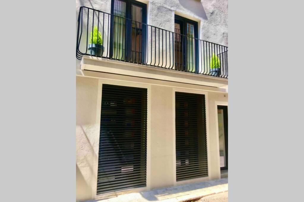 Loft De Diseno Con Balcon Apartment Figueres  Exterior photo